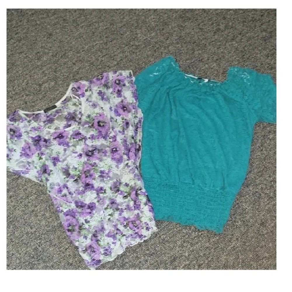 Juniors size Medium Lace shirt bundle - Picture 1 of 1
